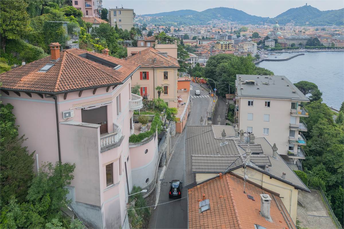 Villa unifamiliare con splendida vista lago a Como