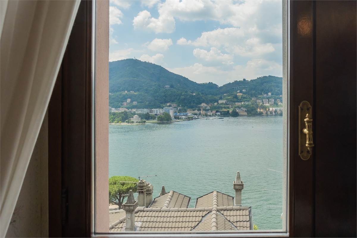 Villa unifamiliare con splendida vista lago a Como