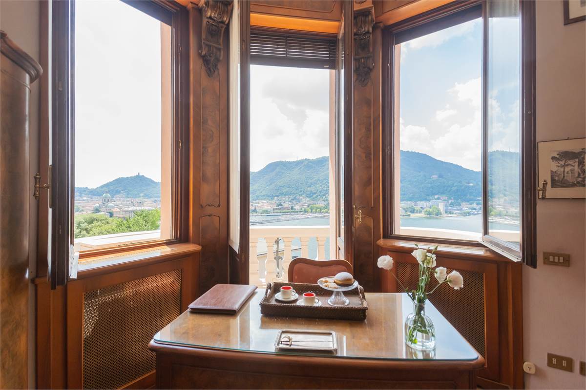 Villa unifamiliare con splendida vista lago a Como