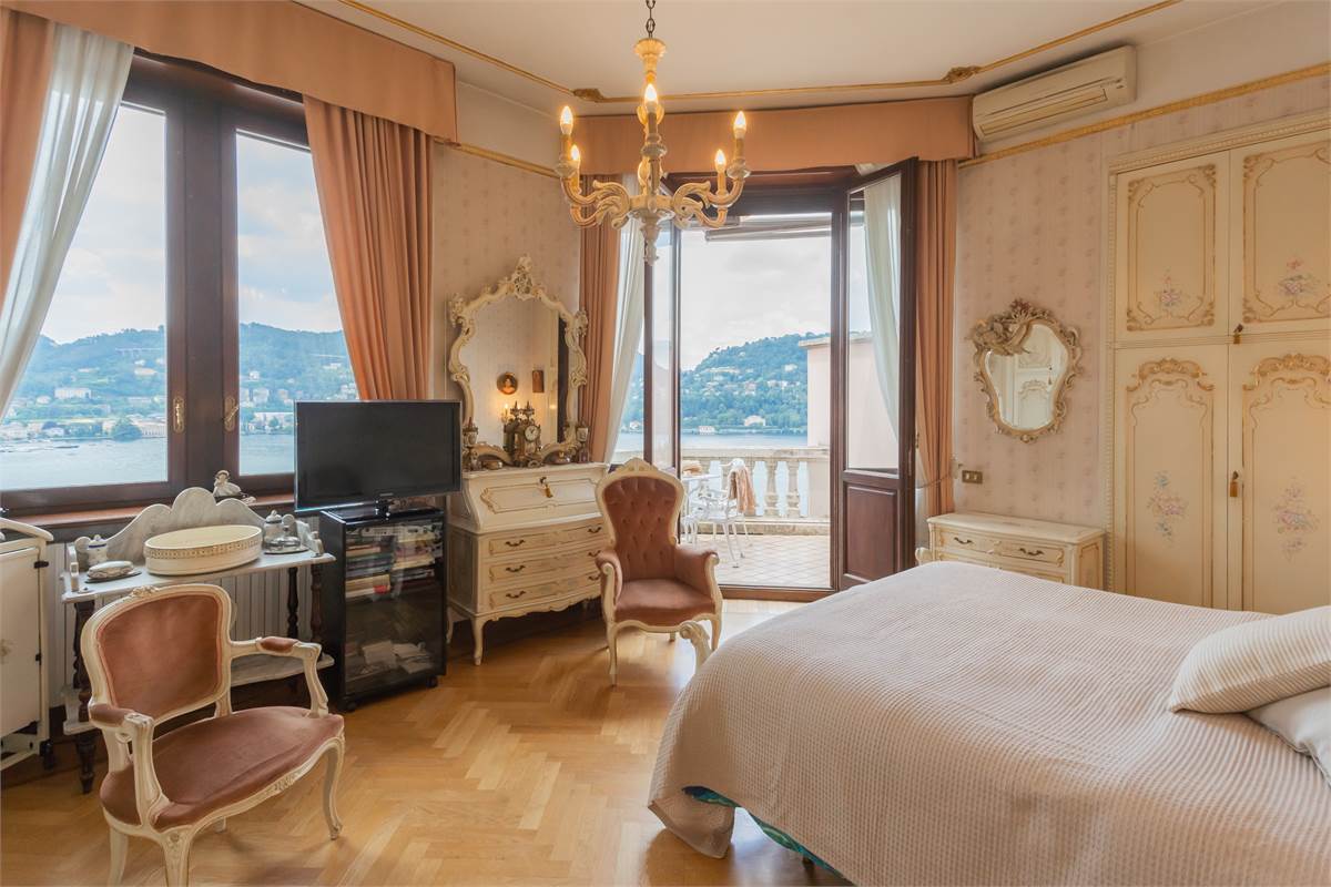 Villa unifamiliare con splendida vista lago a Como