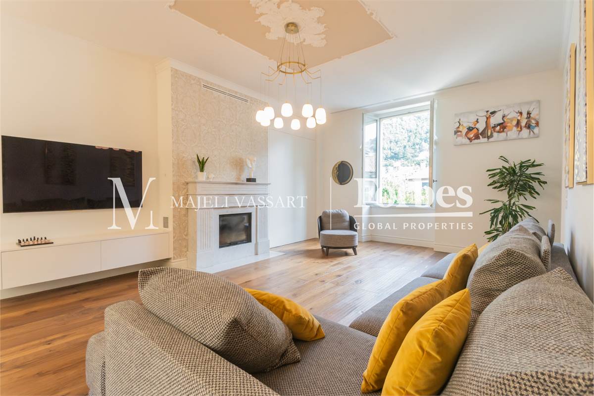 Appartamento ristrutturato e con terrazza nel centro storico a Como