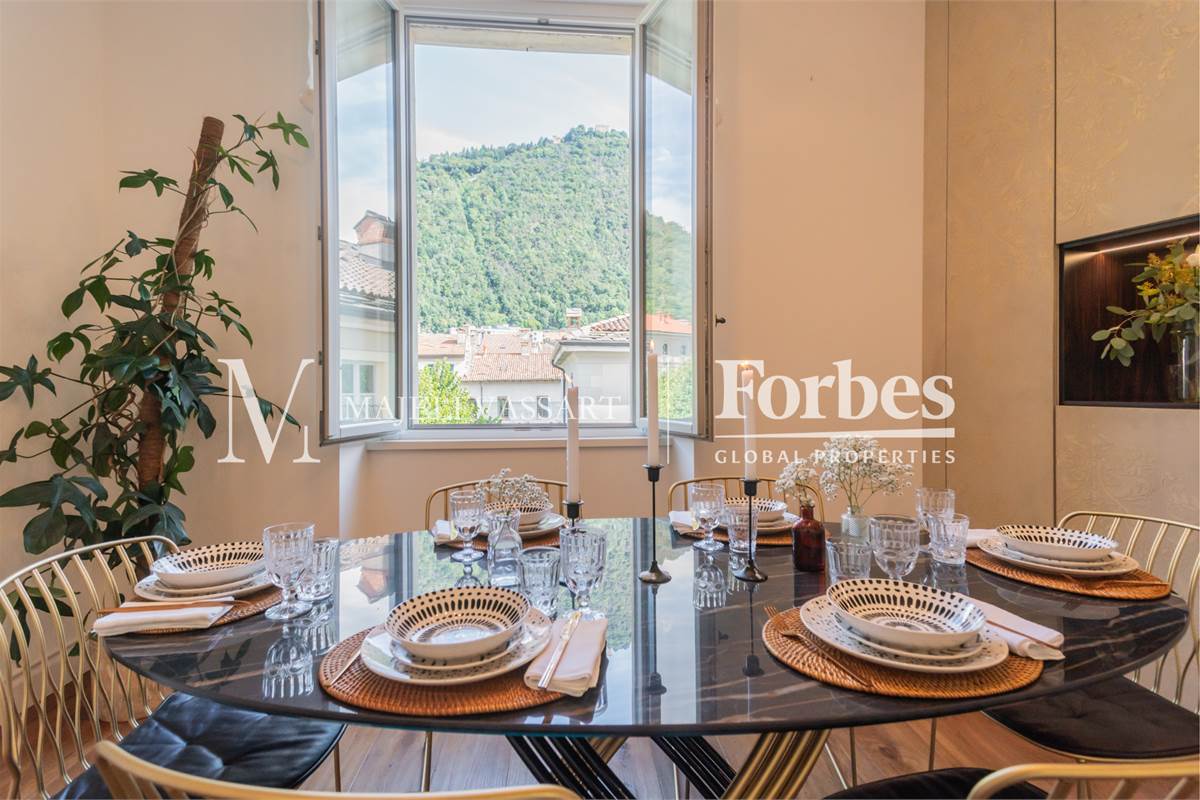 Appartamento ristrutturato e con terrazza nel centro storico a Como