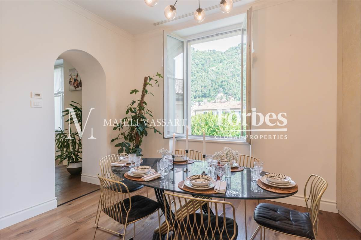 Appartamento ristrutturato e con terrazza nel centro storico a Como