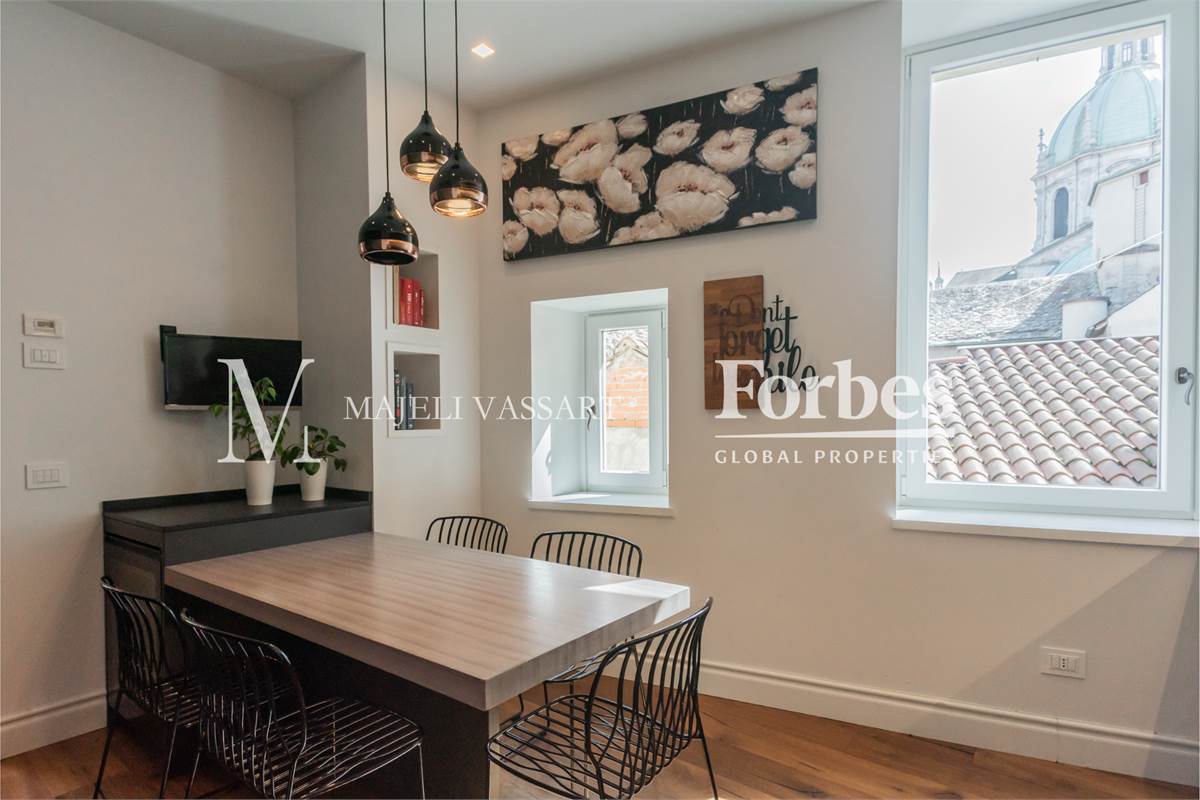 Appartamento ristrutturato e con terrazza nel centro storico a Como