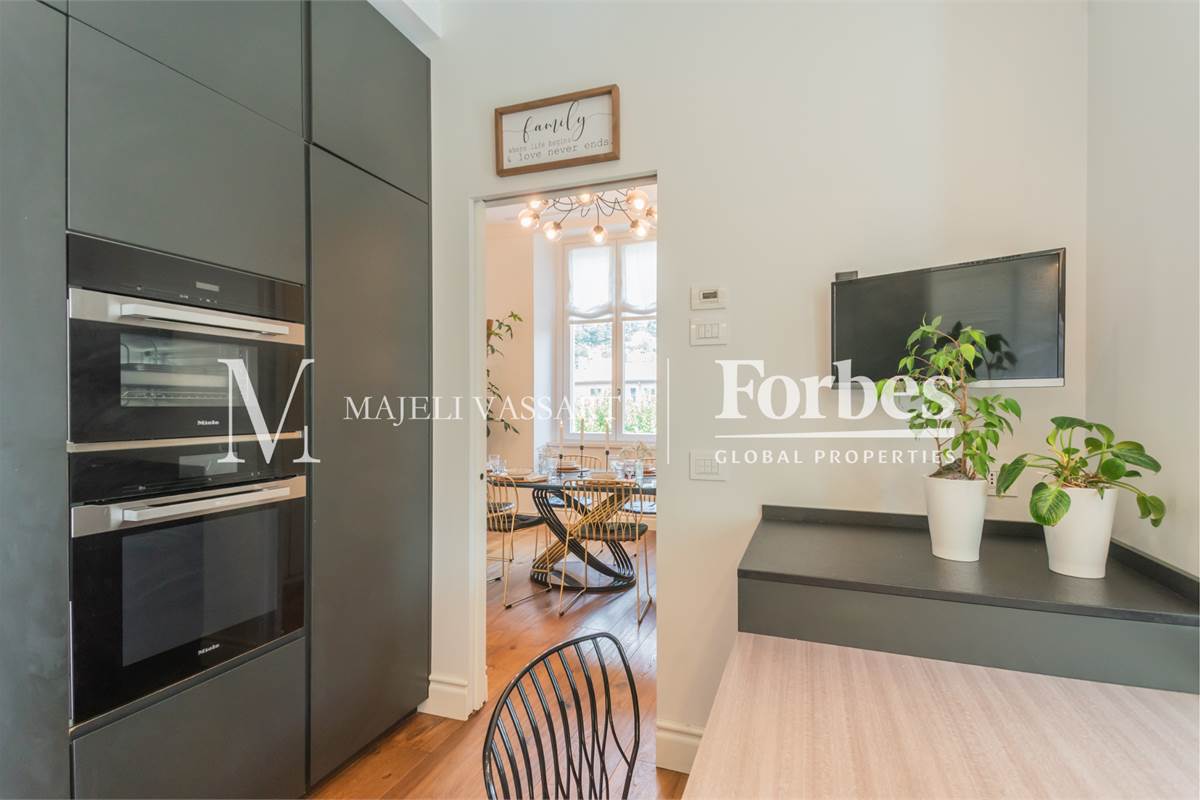 Appartamento ristrutturato e con terrazza nel centro storico a Como