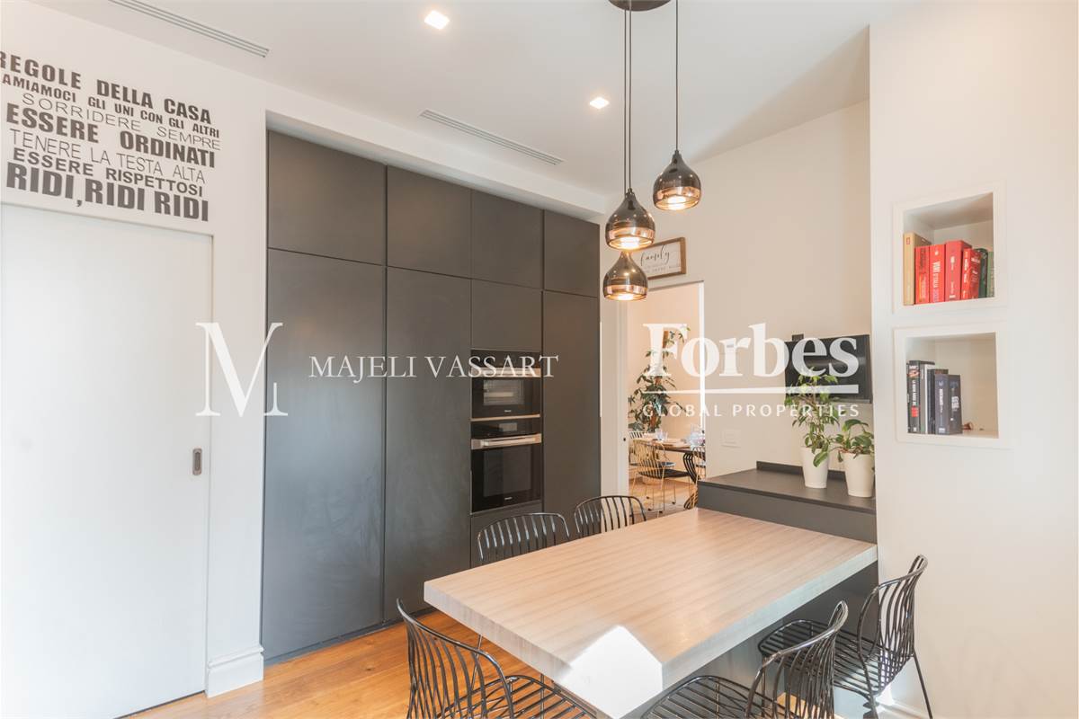 Appartamento ristrutturato e con terrazza nel centro storico a Como