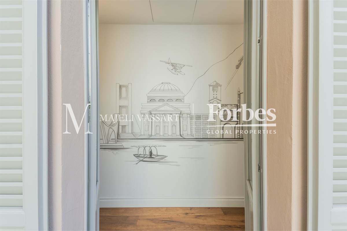 Appartamento ristrutturato e con terrazza nel centro storico a Como