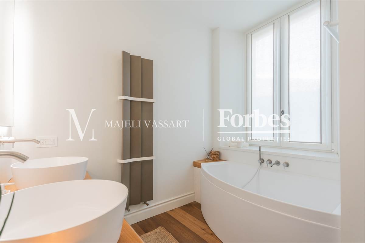 Appartamento ristrutturato e con terrazza nel centro storico a Como