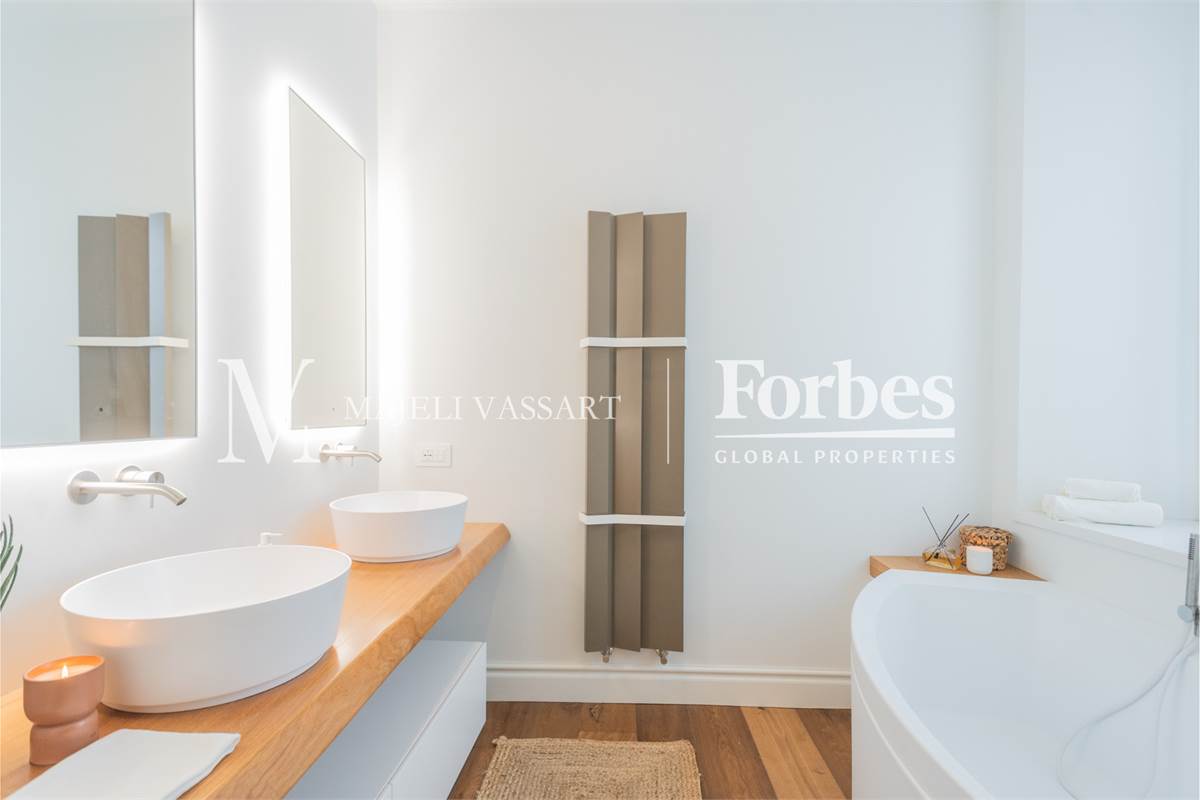 Appartamento ristrutturato e con terrazza nel centro storico a Como