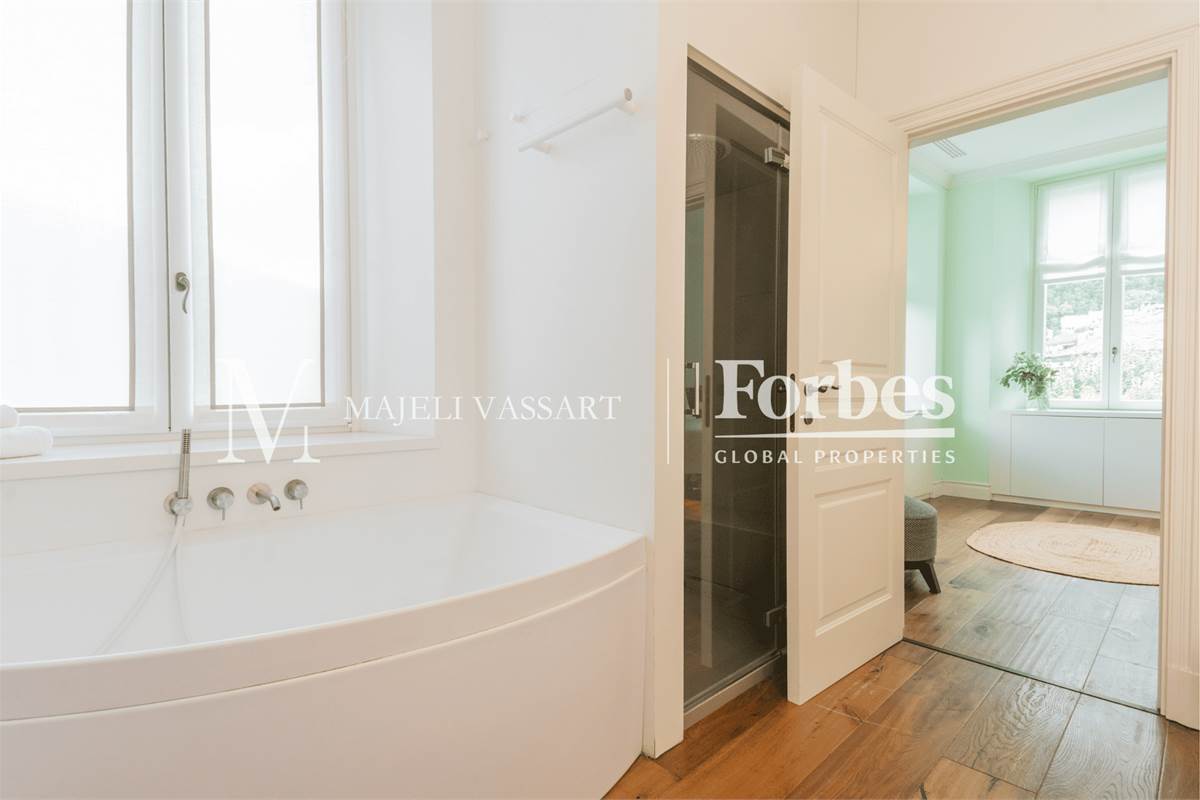 Appartamento ristrutturato e con terrazza nel centro storico a Como