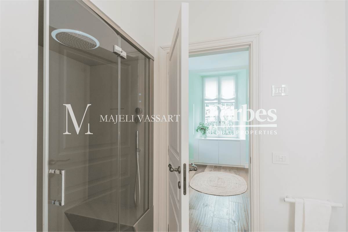 Appartamento ristrutturato e con terrazza nel centro storico a Como