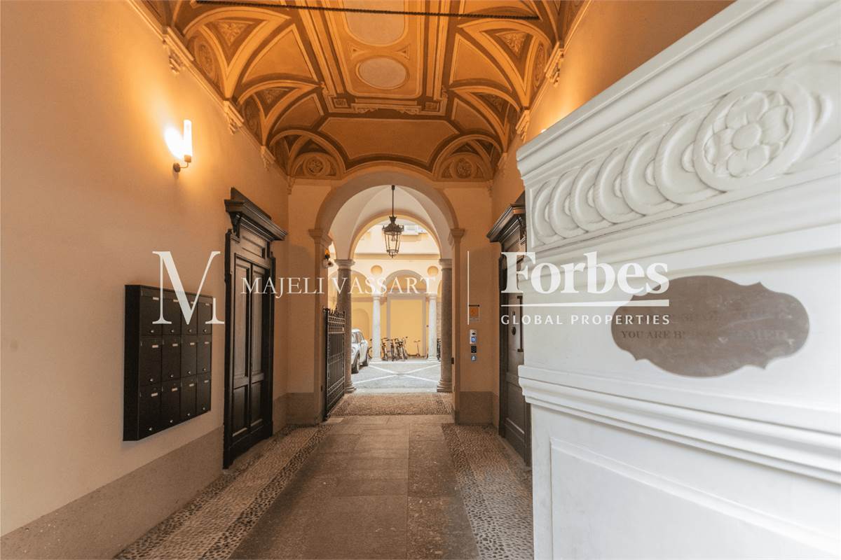 Appartamento ristrutturato e con terrazza nel centro storico a Como