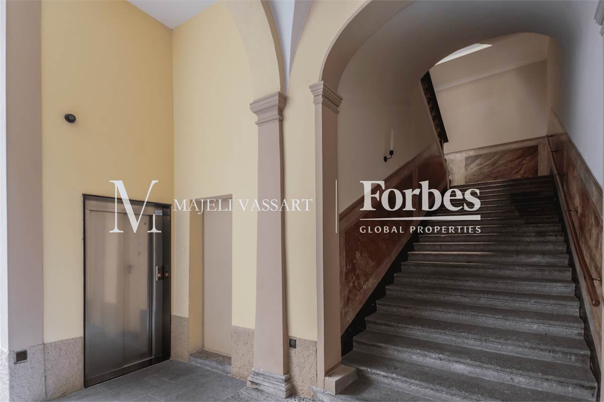 Appartamento ristrutturato e con terrazza nel centro storico a Como