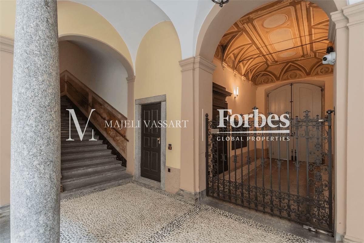 Appartamento ristrutturato e con terrazza nel centro storico a Como