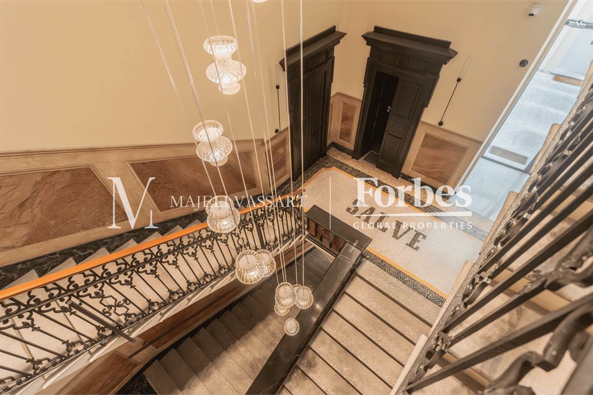 Appartamento ristrutturato e con terrazza nel centro storico a Como