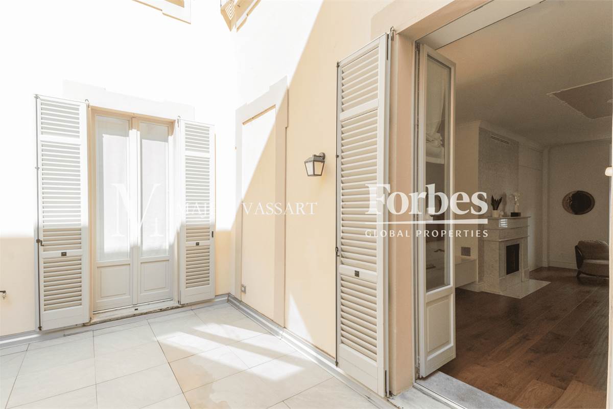 Appartamento ristrutturato e con terrazza nel centro storico a Como