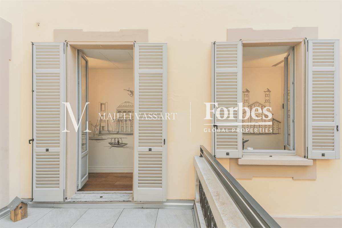 Appartamento ristrutturato e con terrazza nel centro storico a Como