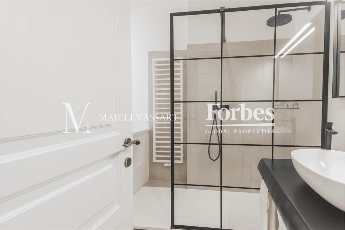 Appartamento ristrutturato e con terrazza nel centro storico a Como