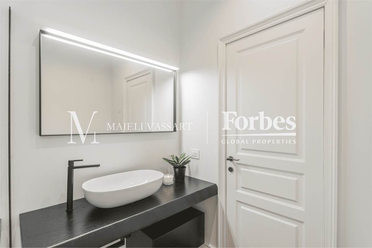 Appartamento ristrutturato e con terrazza nel centro storico a Como