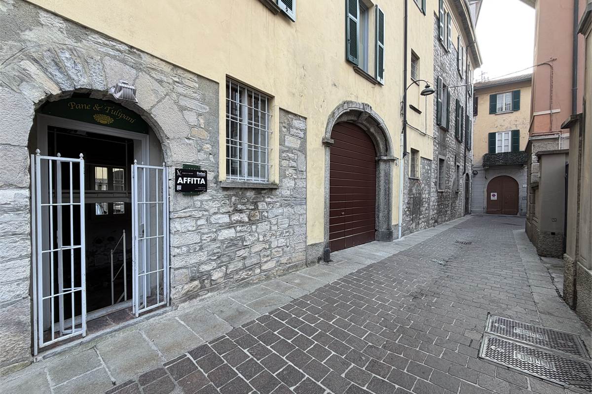 Magazzino in affitto, centro Como 
