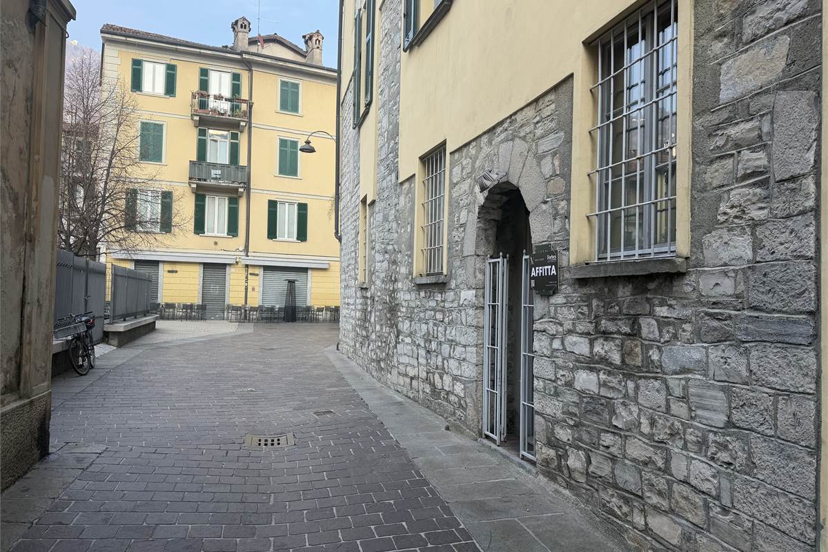 Magazzino in affitto, centro Como 