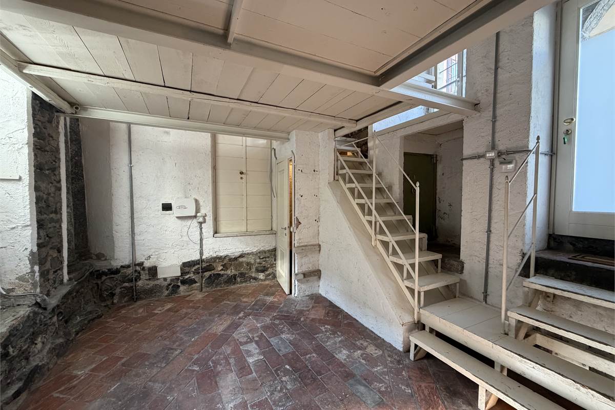 Magazzino in affitto, centro Como 