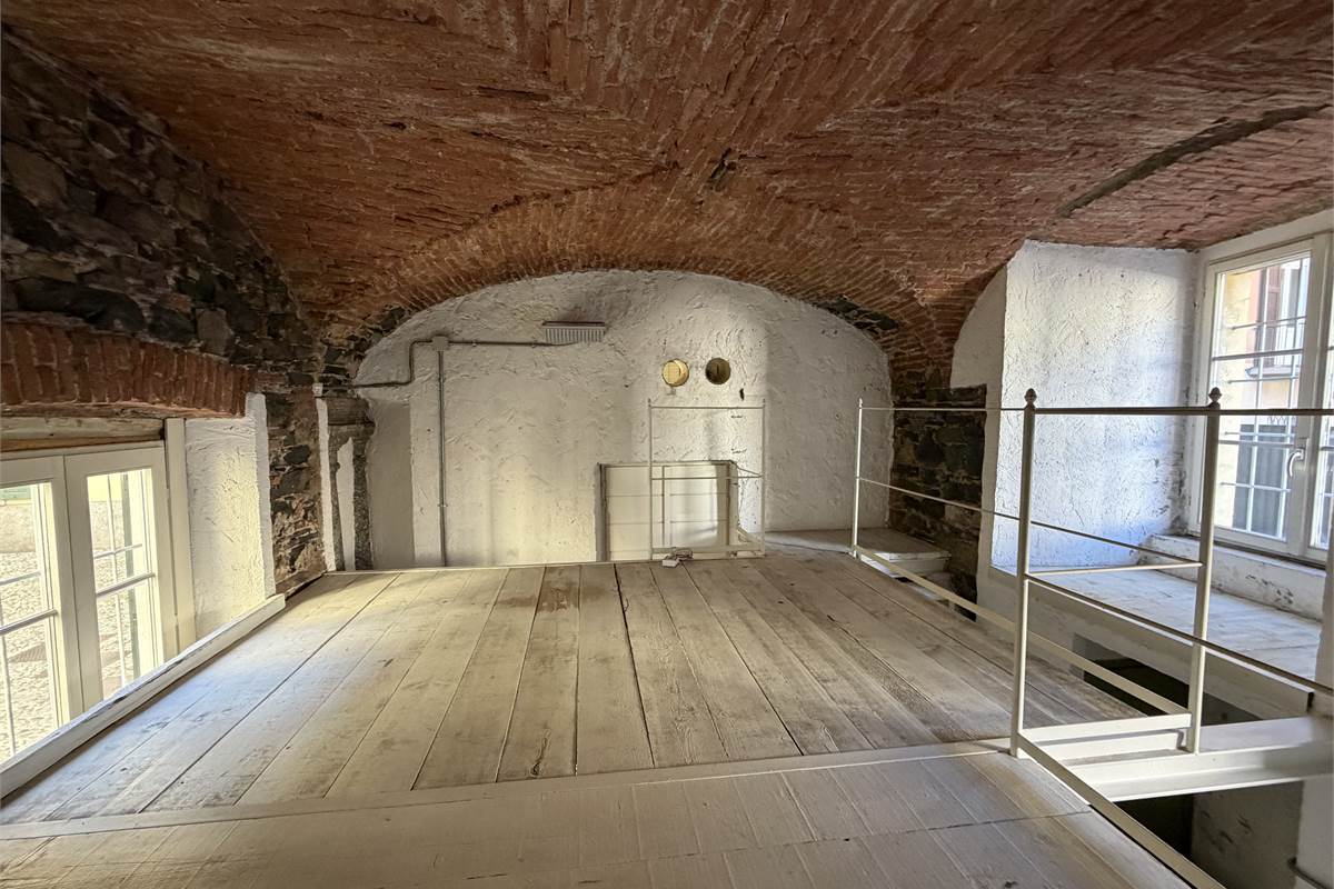 Magazzino in affitto, centro Como 