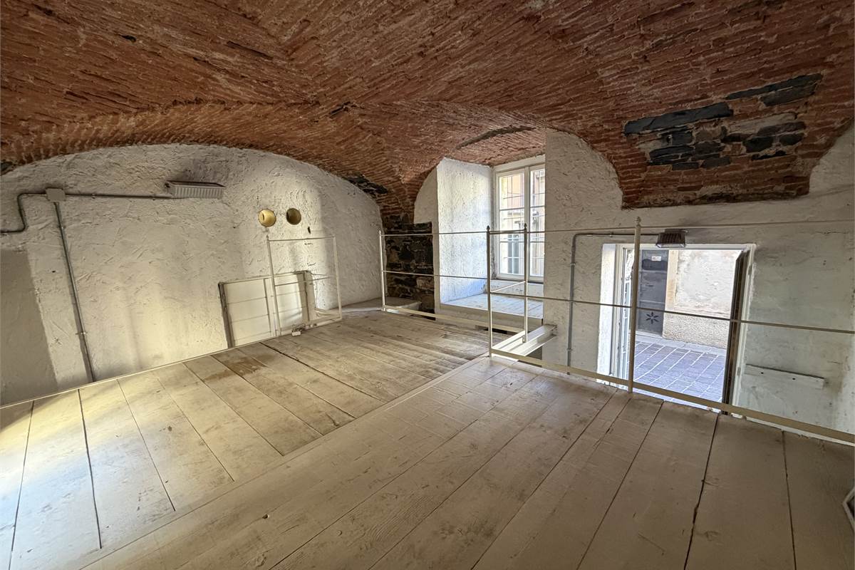 Magazzino in affitto, centro Como 