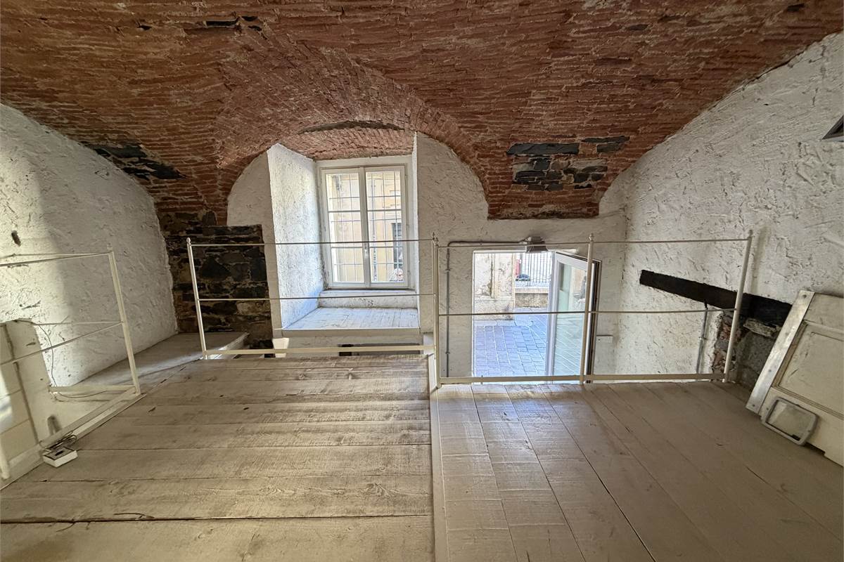 Magazzino in affitto, centro Como 