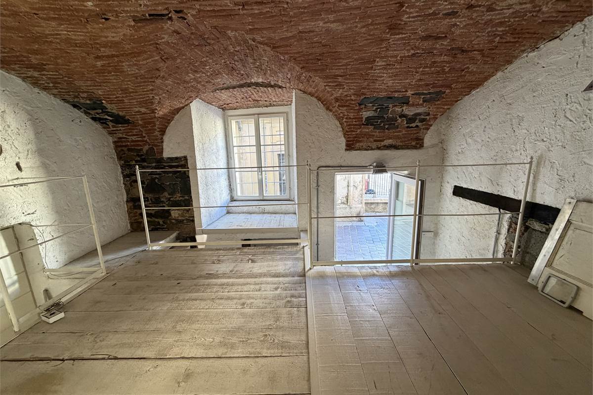 Magazzino in affitto, centro Como 