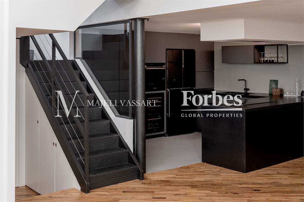 Moderno Loft con Box Auto in Città Studi Milano