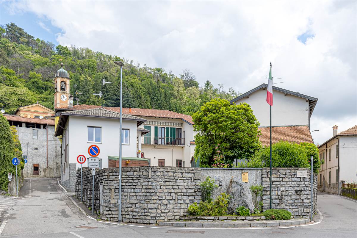 BIZZARONE casa indipendente ristrutturata 