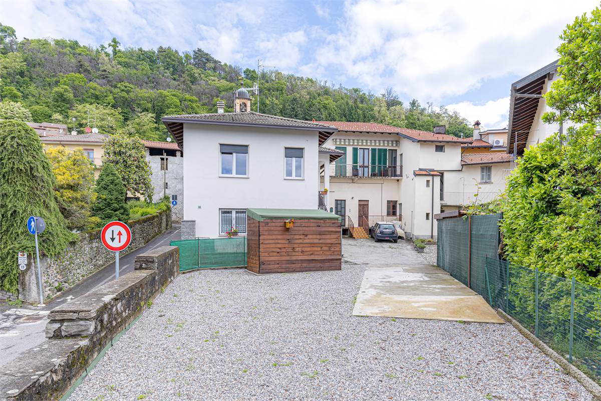 BIZZARONE casa indipendente ristrutturata 