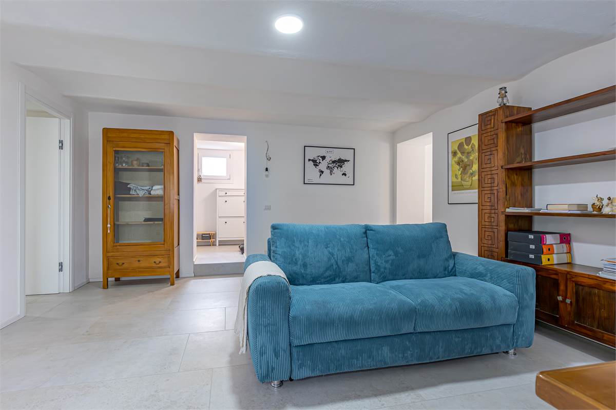BIZZARONE casa indipendente ristrutturata 