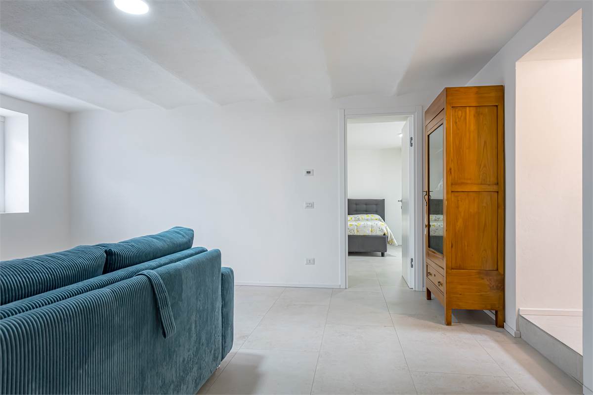 BIZZARONE casa indipendente ristrutturata 