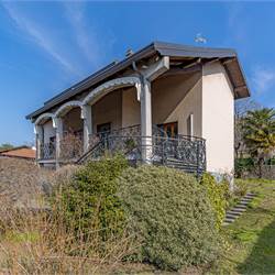 COMO BRECCIA ampia villa singola in vendita