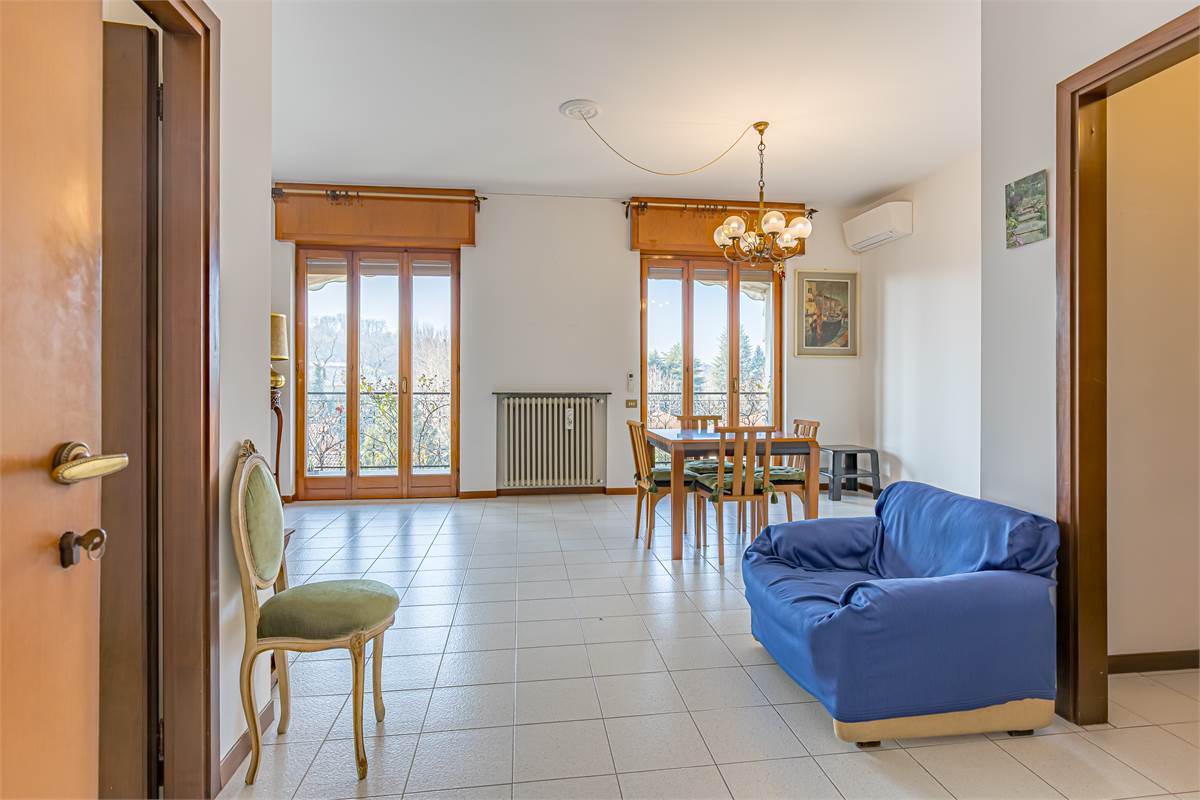 COMO BRECCIA ampia villa singola in vendita