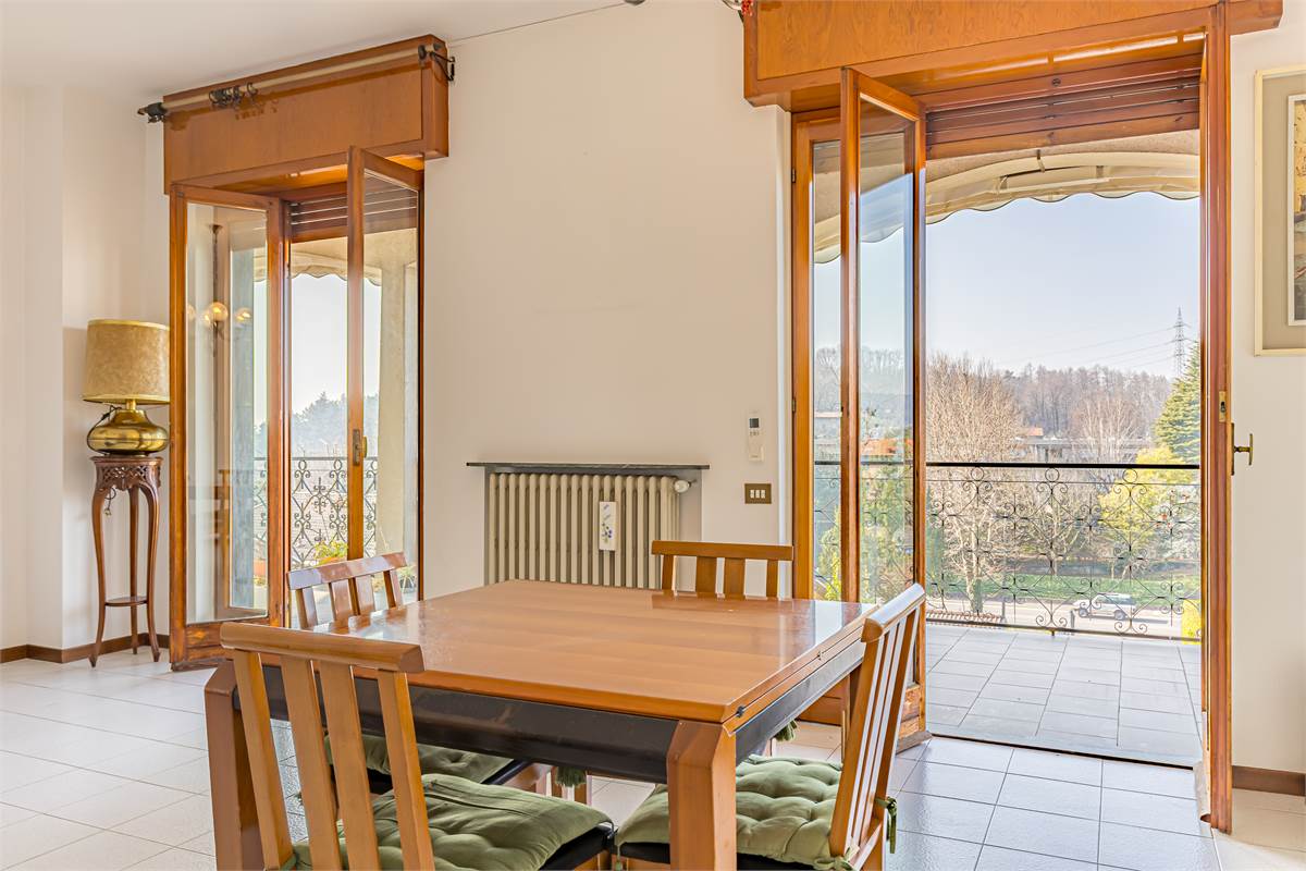 COMO BRECCIA ampia villa singola in vendita