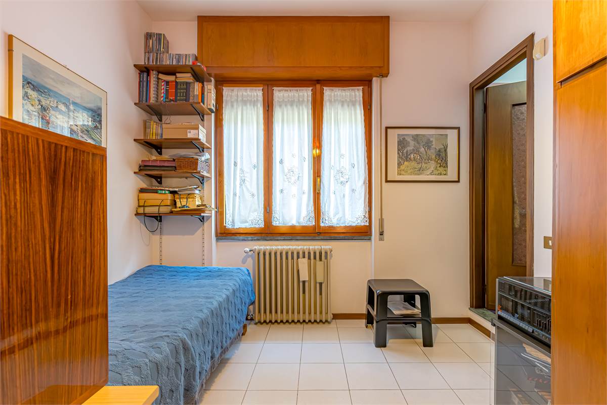 COMO BRECCIA ampia villa singola in vendita