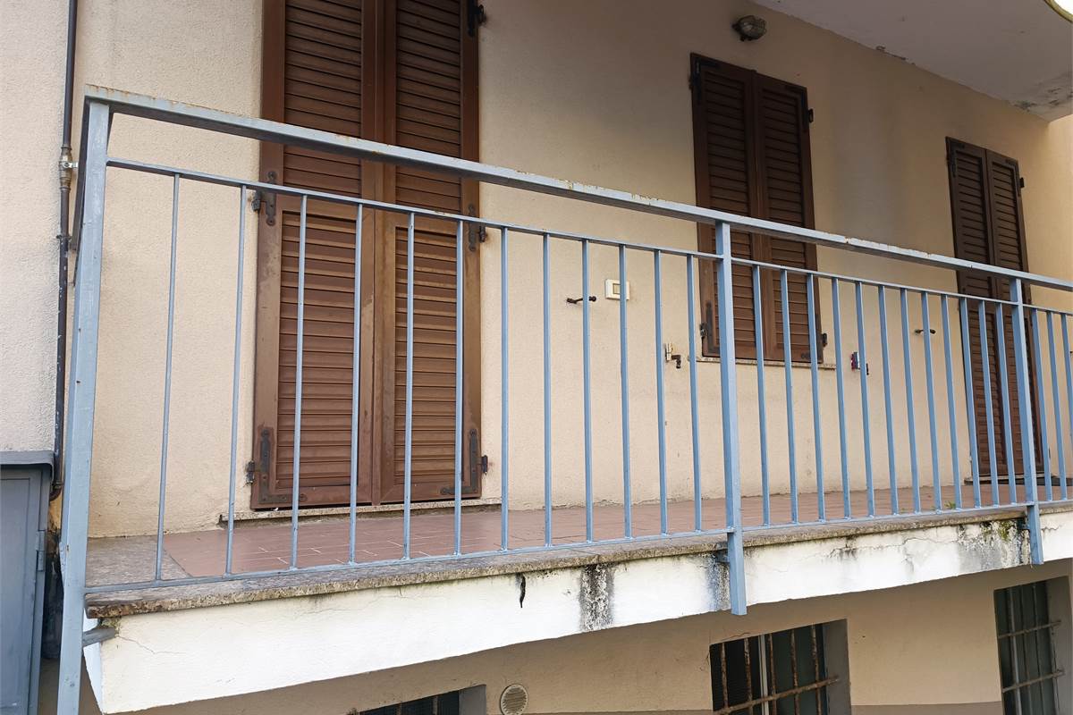 MASLIANICO ampio trilocale con box in vendita