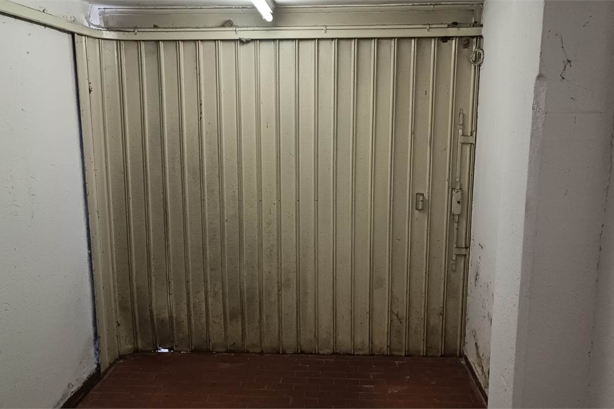 VENDESI  2 BOX - AUTORIMESSA A SAGNINO