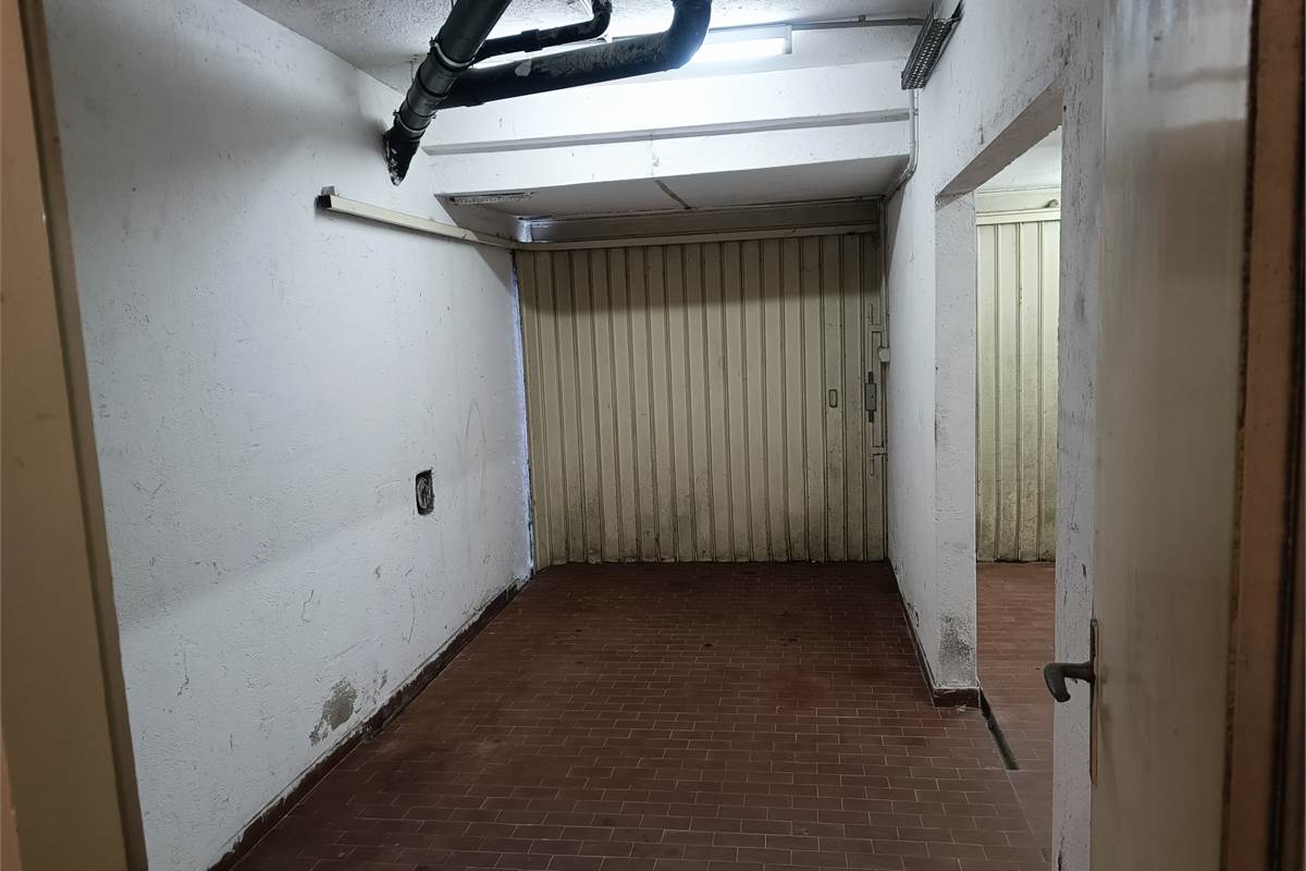 VENDESI  2 BOX - AUTORIMESSA A SAGNINO