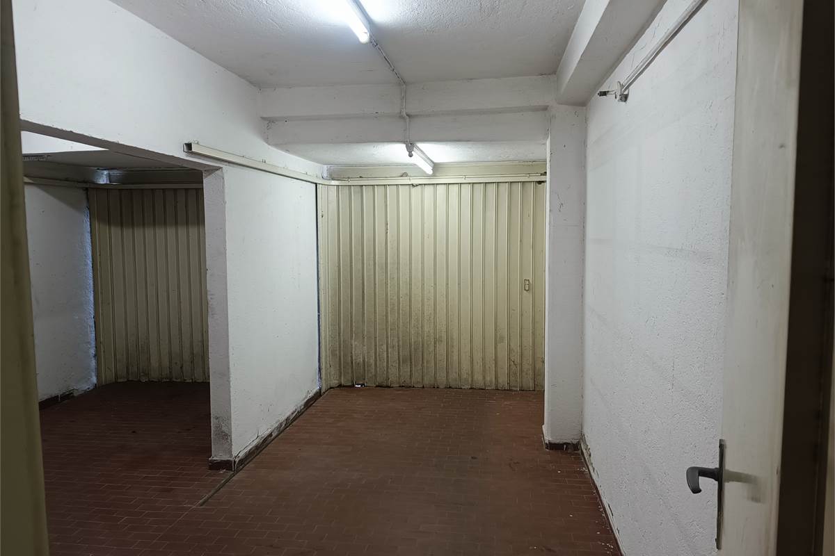 VENDESI  2 BOX - AUTORIMESSA A SAGNINO