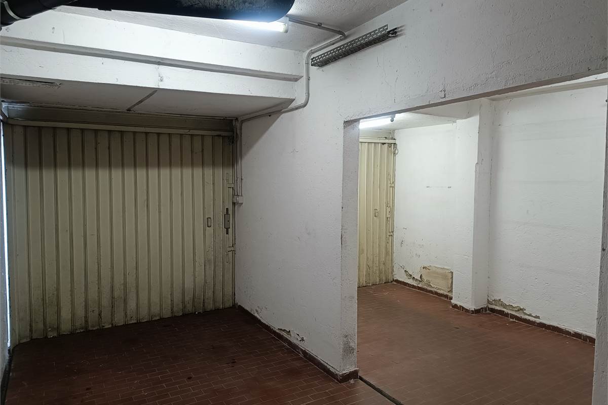 VENDESI  2 BOX - AUTORIMESSA A SAGNINO