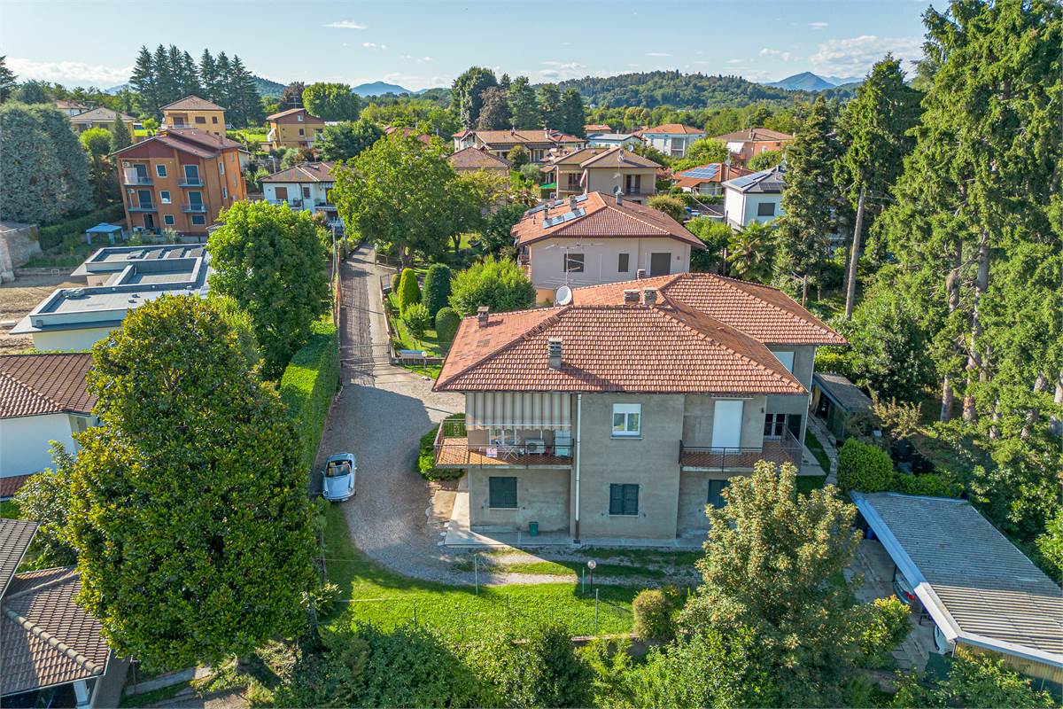 VILLA GUARDIA trilocale in trifamiliare