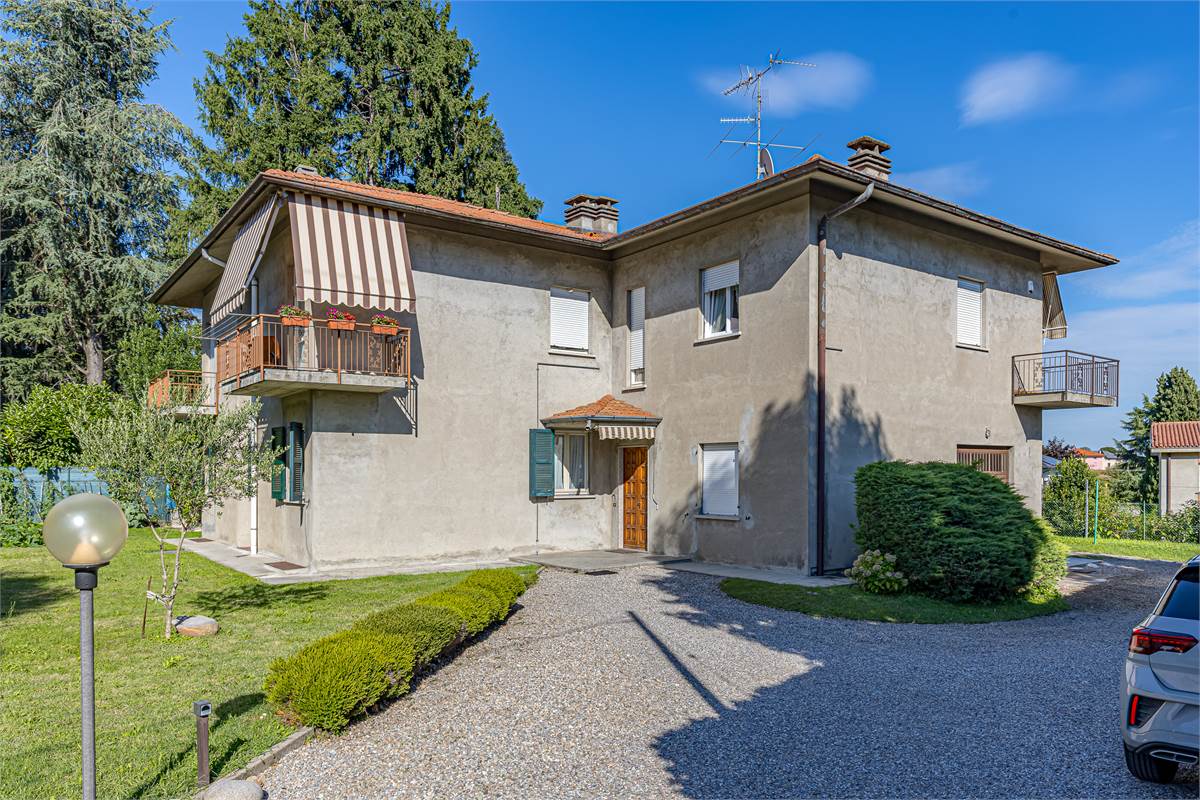 VILLA GUARDIA trilocale in trifamiliare