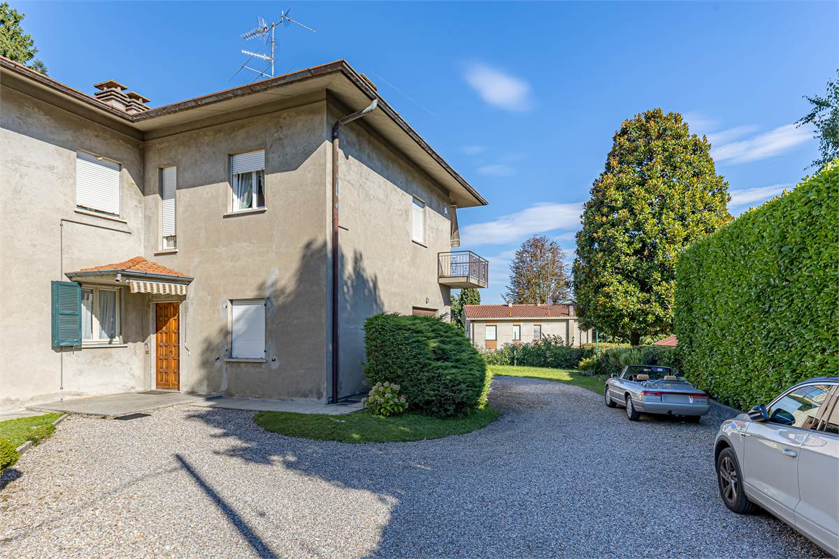 VILLA GUARDIA trilocale in trifamiliare