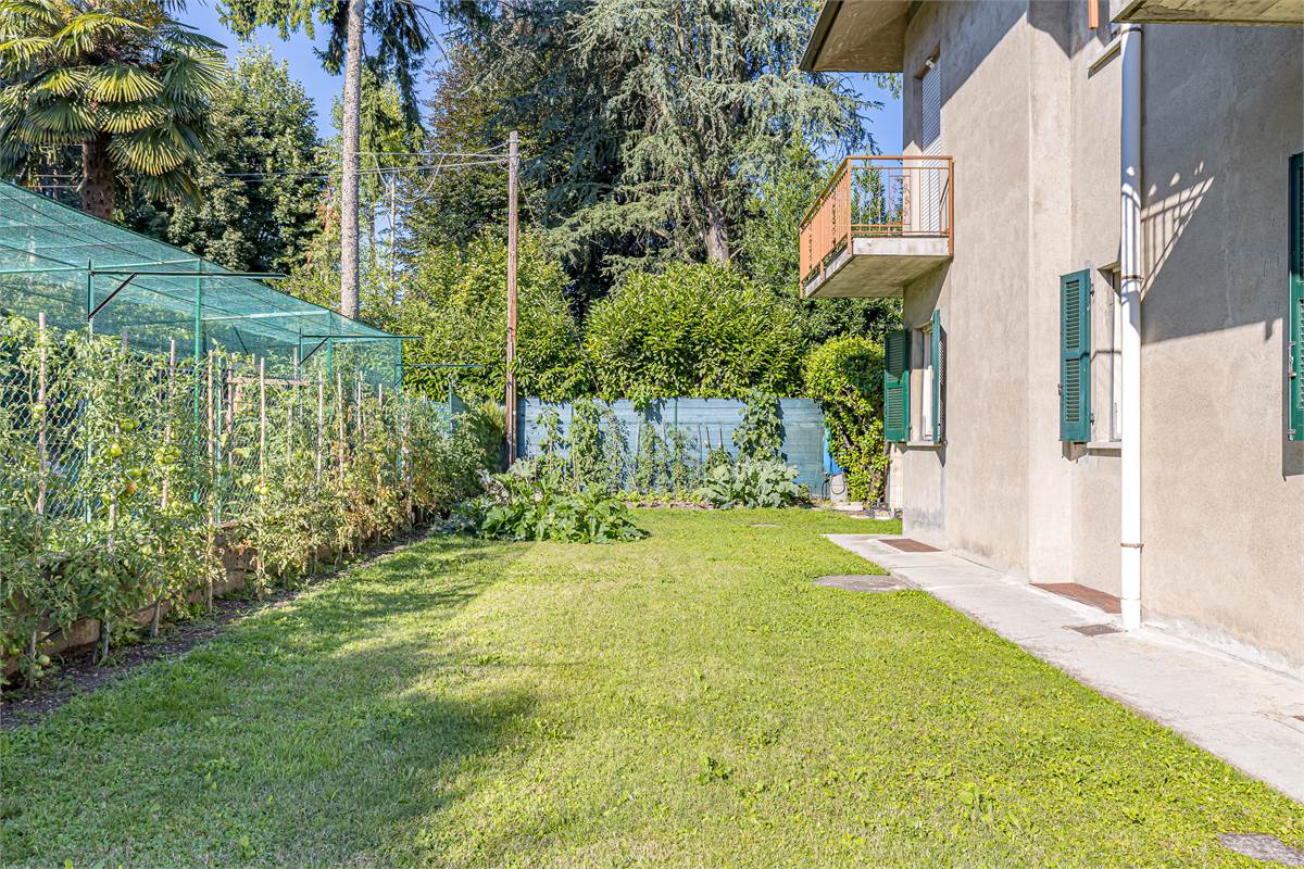 VILLA GUARDIA trilocale in trifamiliare