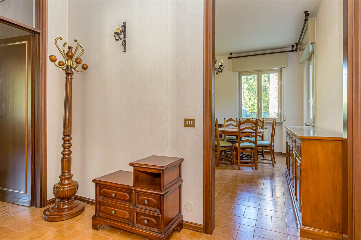 VILLA GUARDIA trilocale in trifamiliare