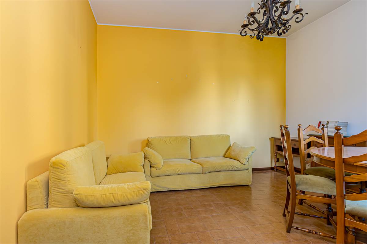 VILLA GUARDIA trilocale in trifamiliare